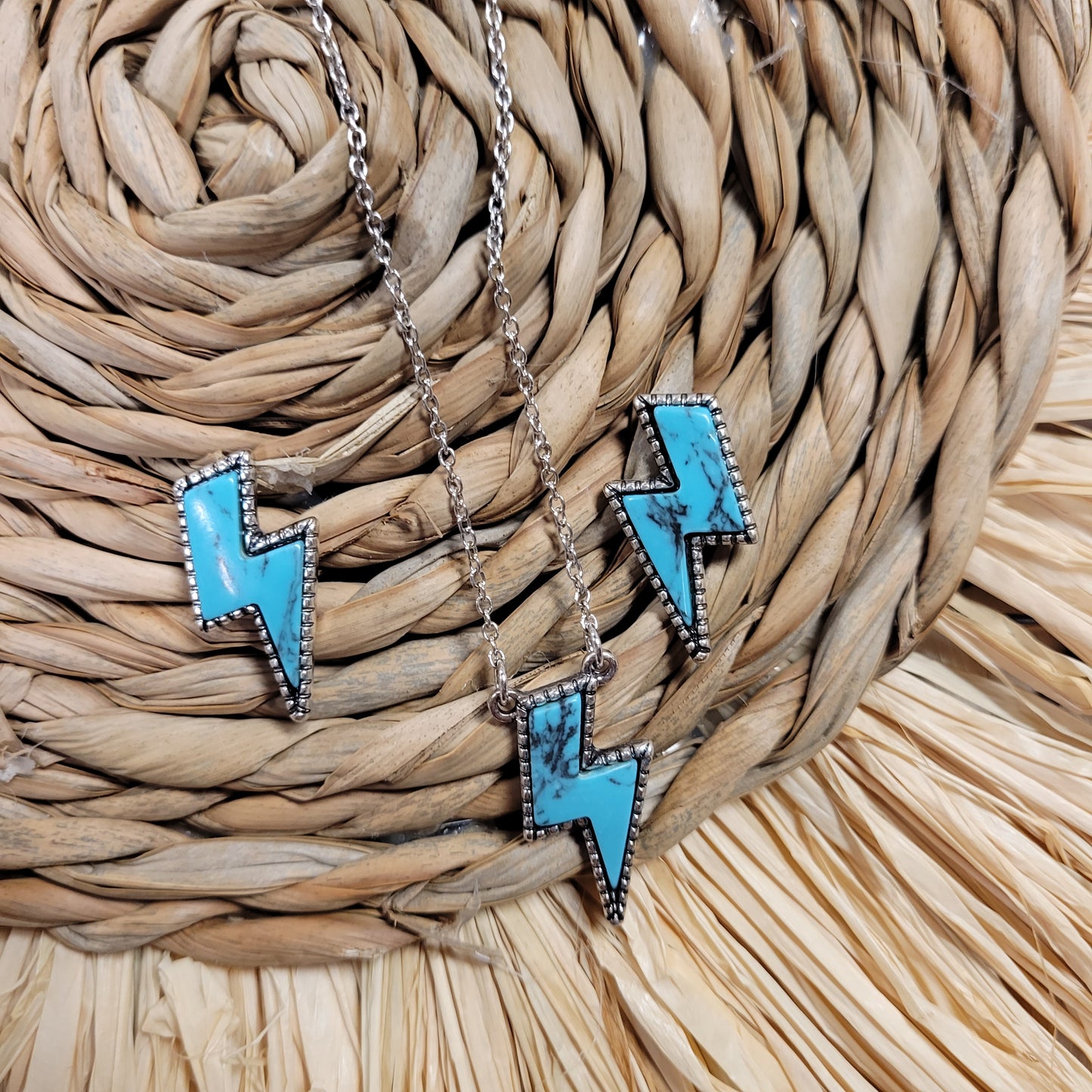 Thunderbolt Earrings [turquoise]