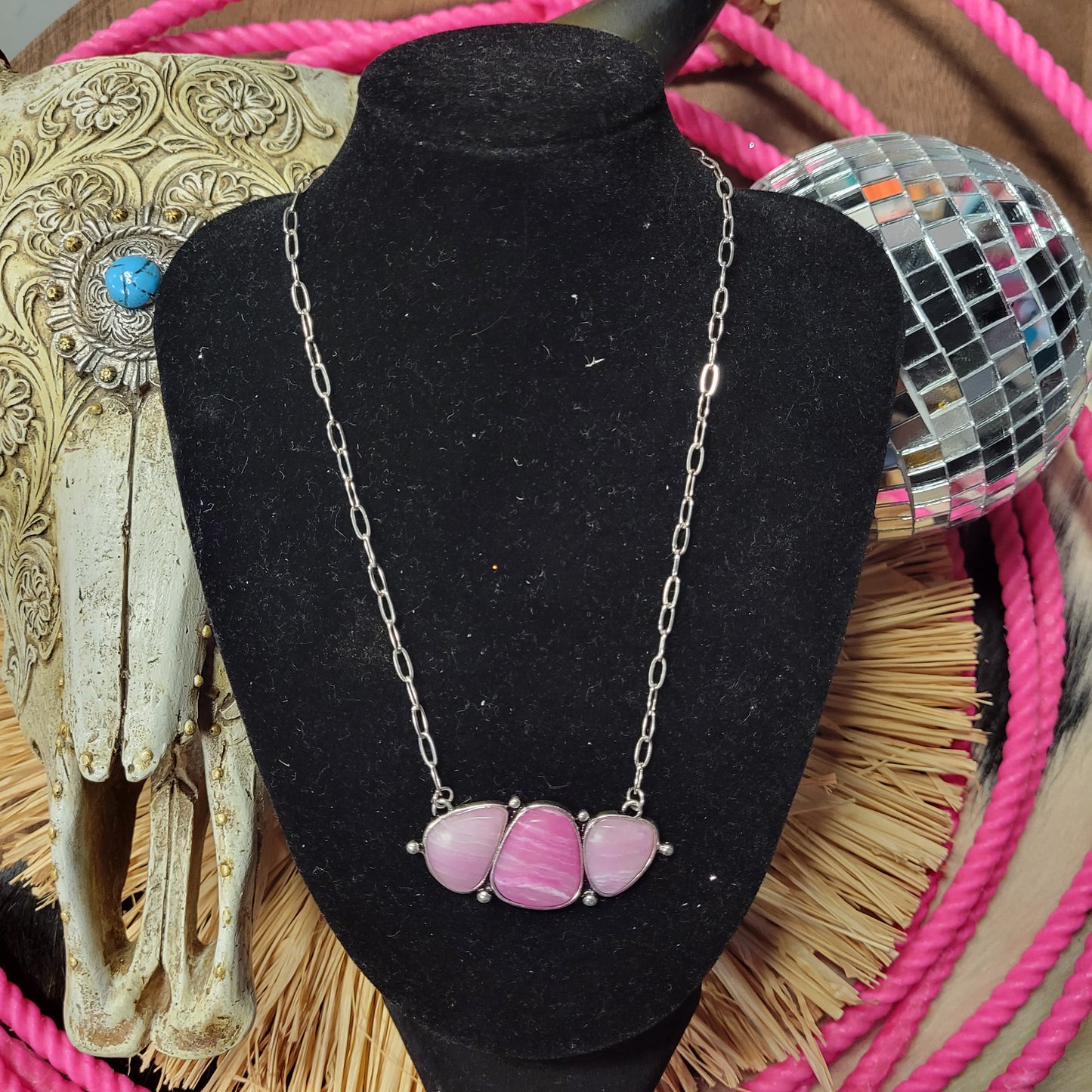 Stillwater Necklace [pink]