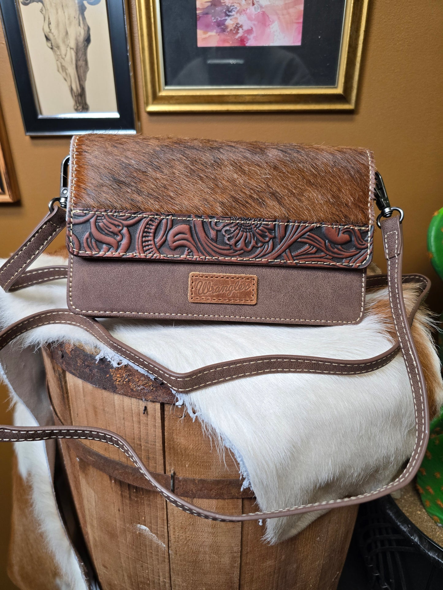 Wrangler Crossbody Clutch [coffee]