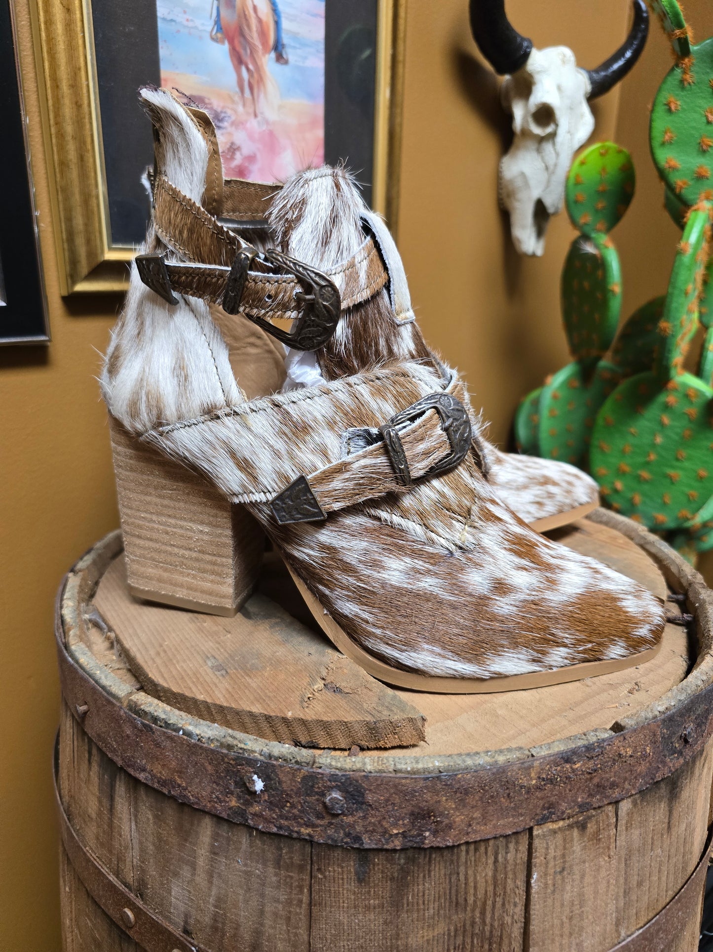 Matty Cowhide Heel [size 7]