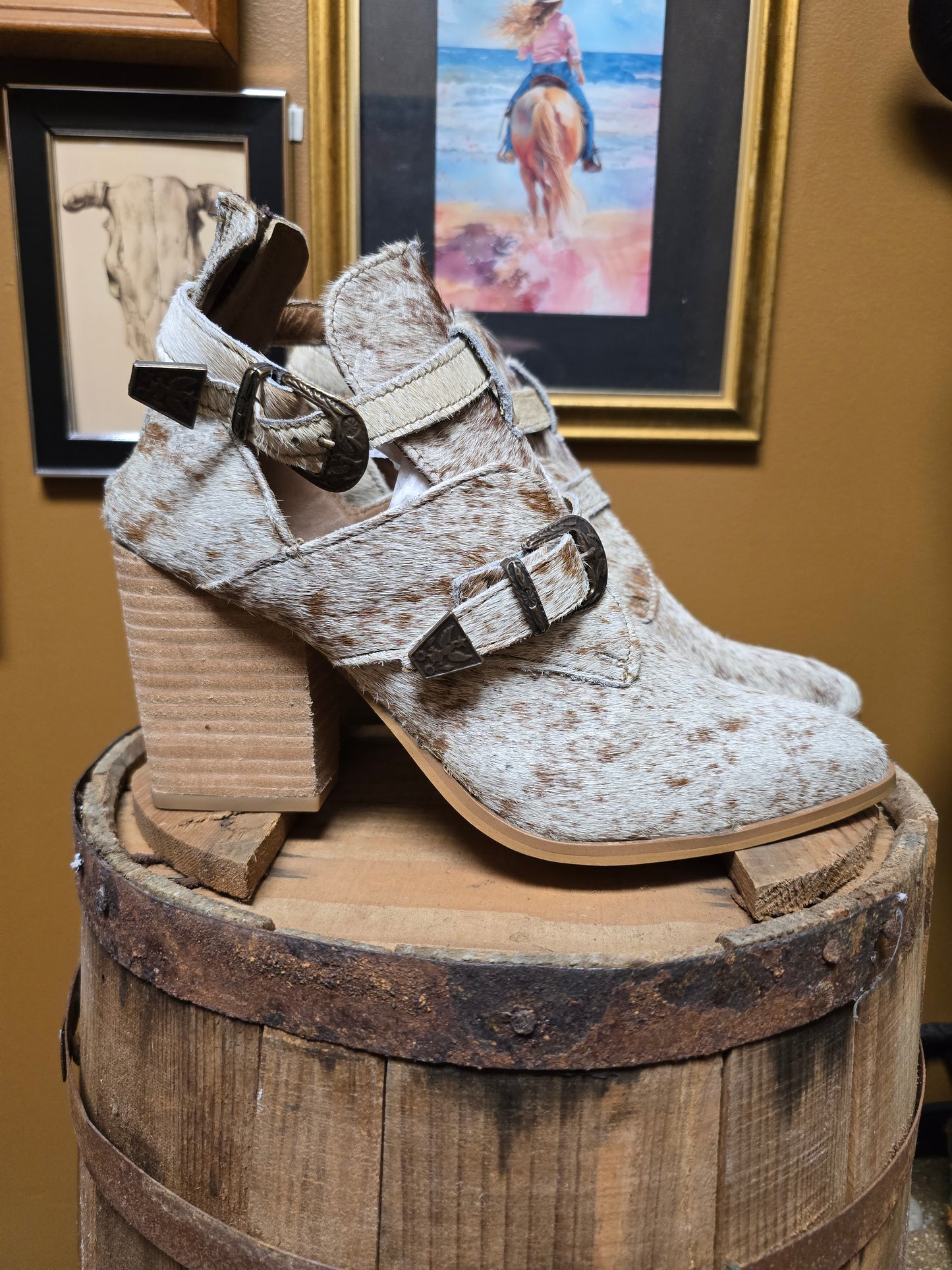 Matty Cowhide Heel [size 9]