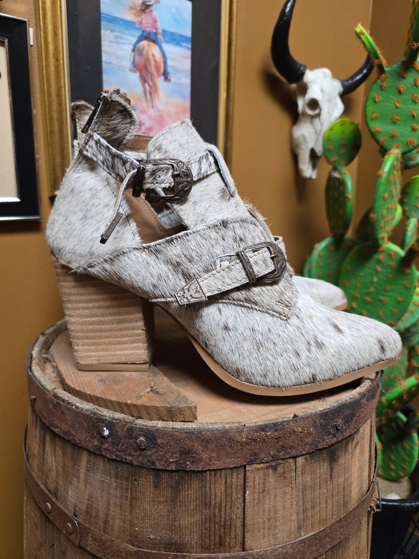 Matty Cowhide Heel [size 11]