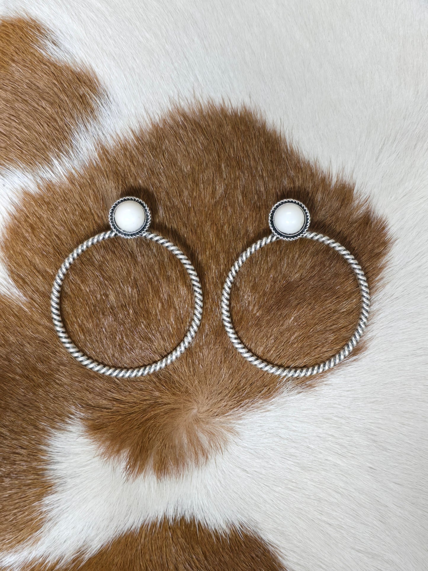 Dalton Hoop Earring [white]